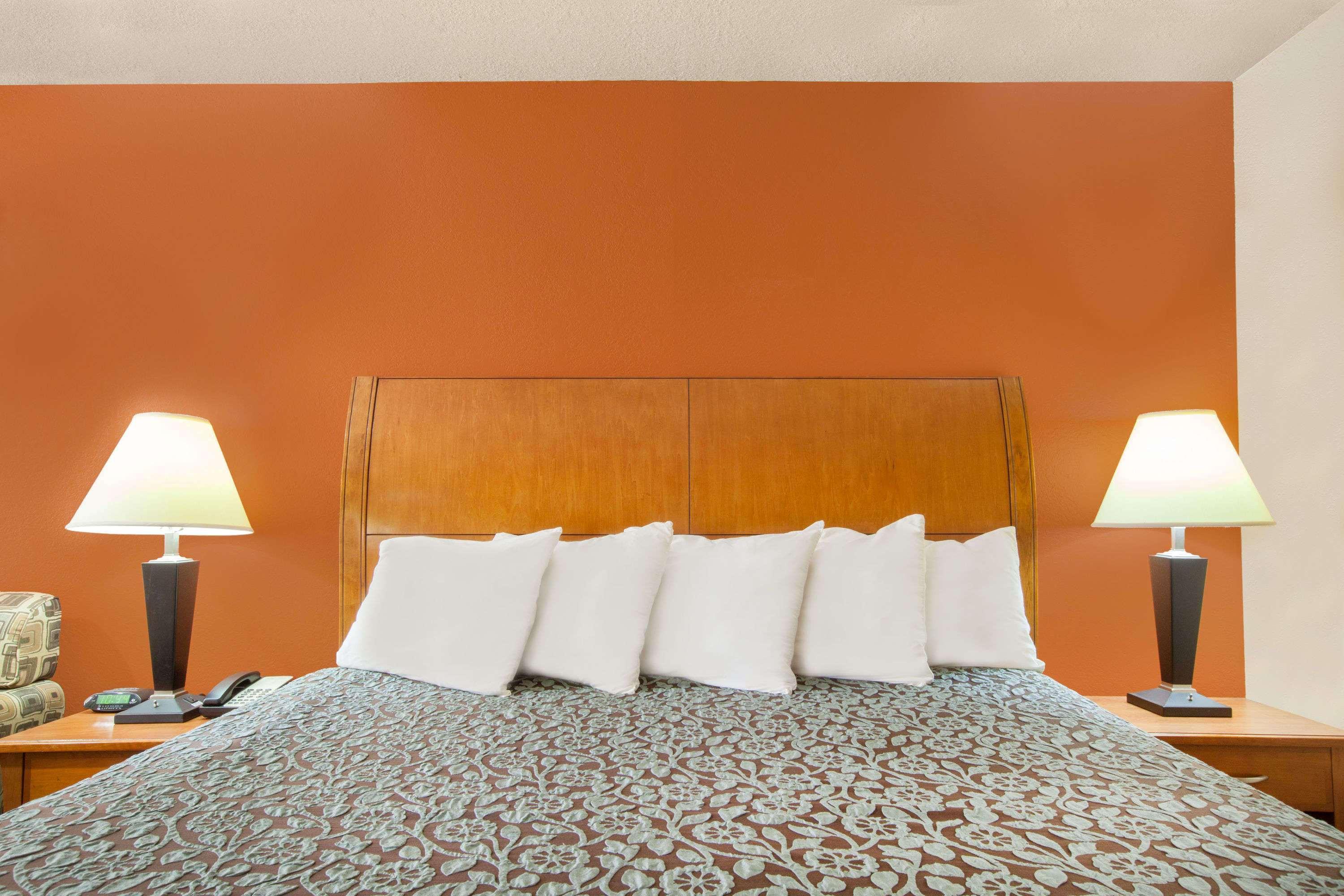 Hotel Days By Wyndham Centerville